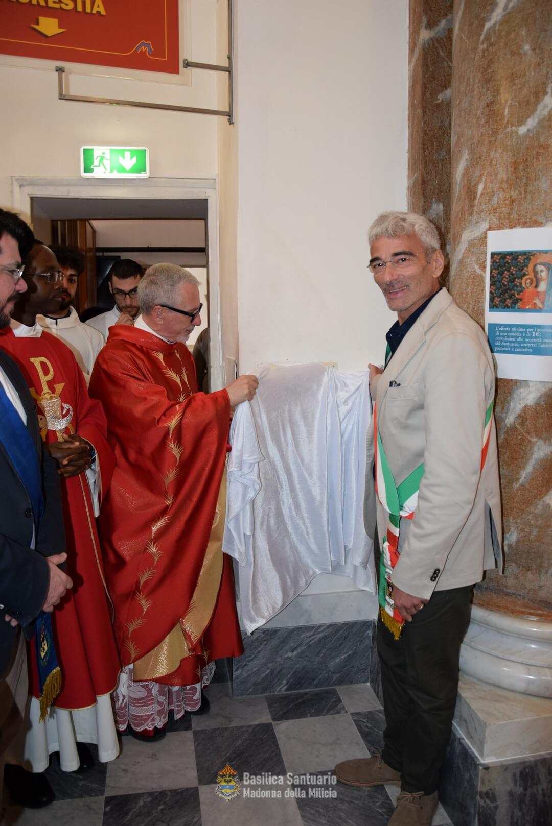 Lapide commemorativa del rifacimento del nuovo presbiterio
