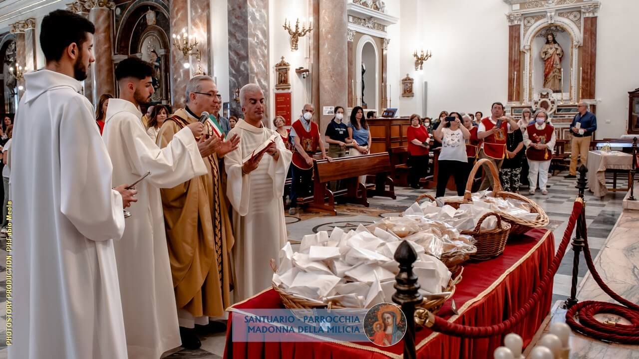 Foto benedizione pane di Sant'Annibale